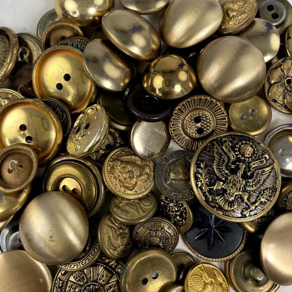 Vintage Metal Buttons Eagles Flowers Random God Tone Lot 60 Plus u - Picture 7 of 7